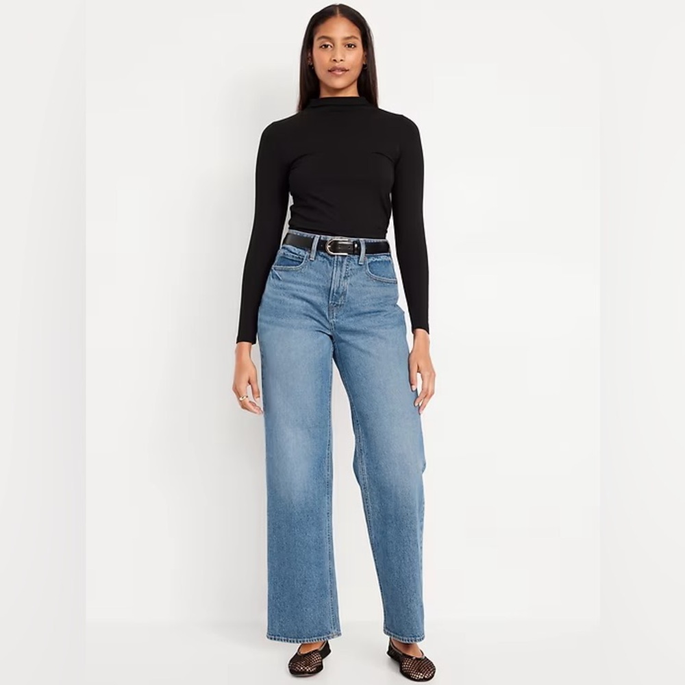 Old Navy Curvy Extra High-Waisted Sky-Hi Wide-Leg Jeans